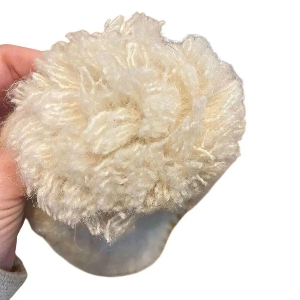 Universal thread winter hat, cream tan pom-pom made from recycled materials - Picture 2 of 4